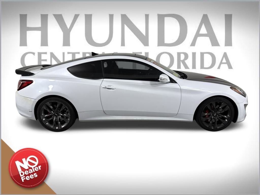 Used 2015 Hyundai Genesis 3.8 image 2
