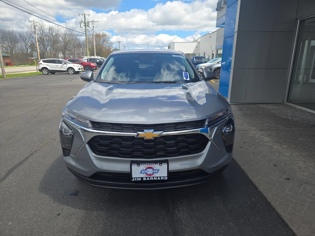 Certified 2024 Chevrolet Trax LS w/ LS Convenience Package FWD image 4