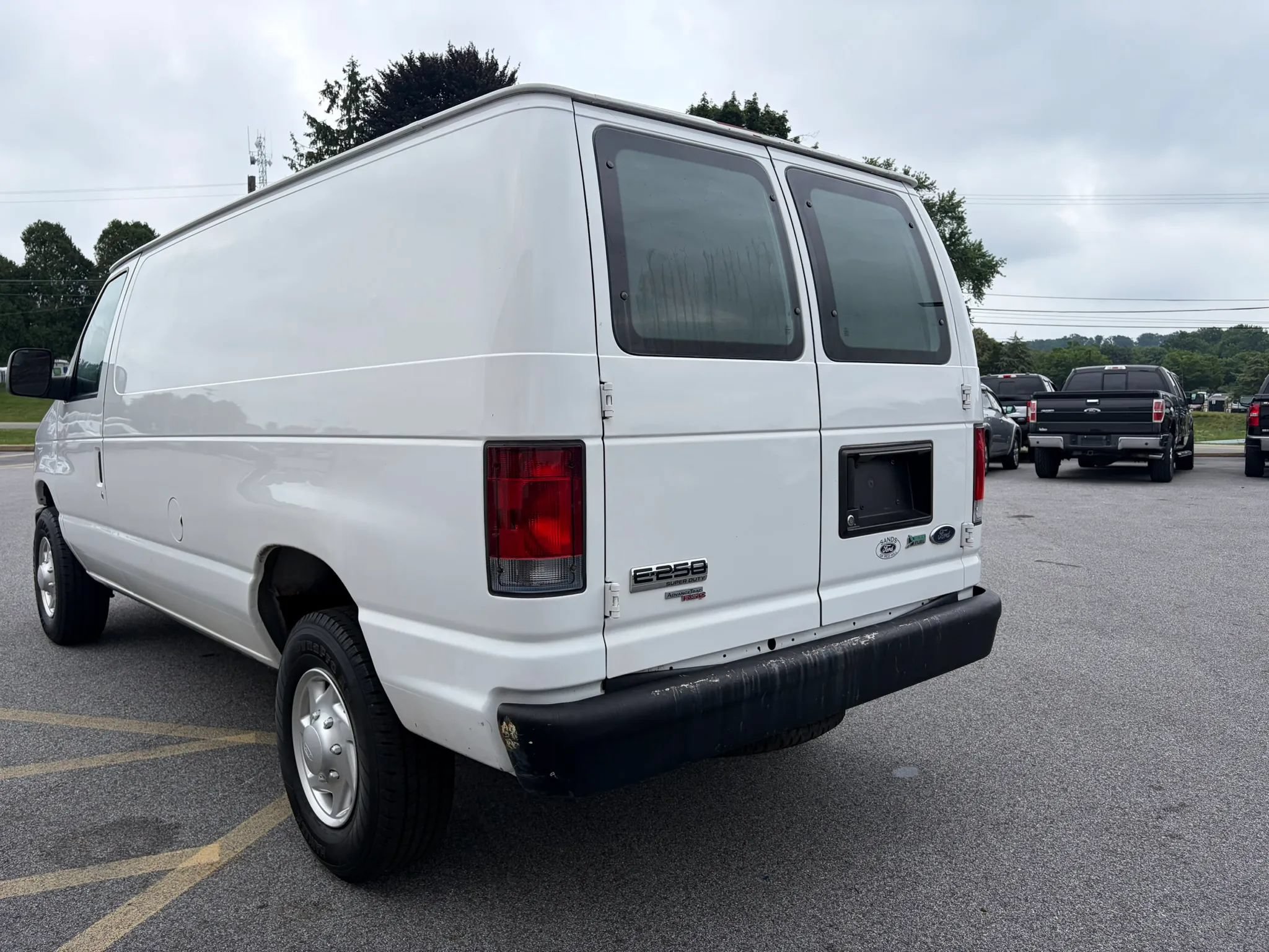 Used 2011 Ford E-250 and Econoline 250 w/ PWR Group RWD image 10