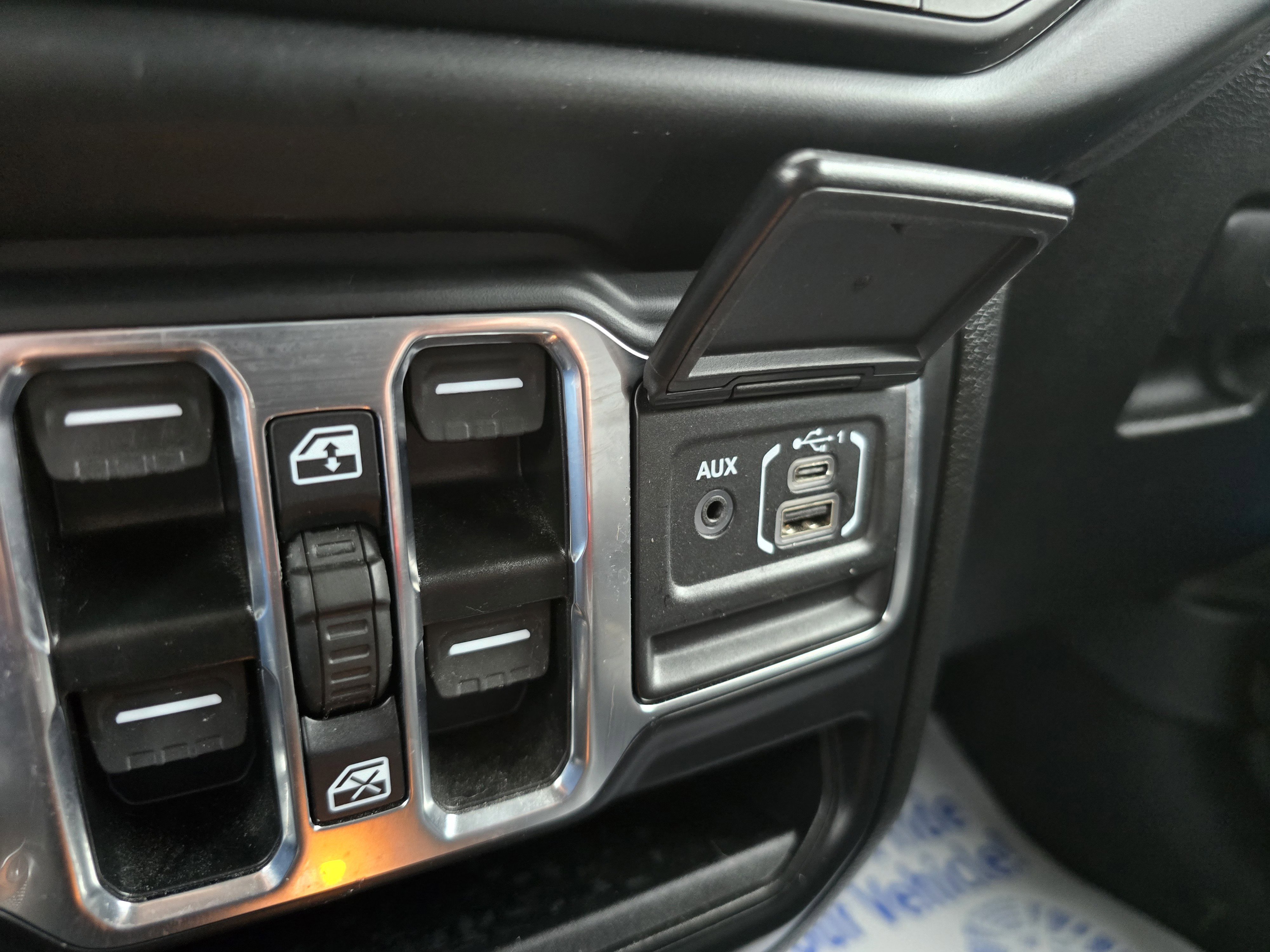 Used 2022 Jeep Gladiator Overland AWD/4WD image 33