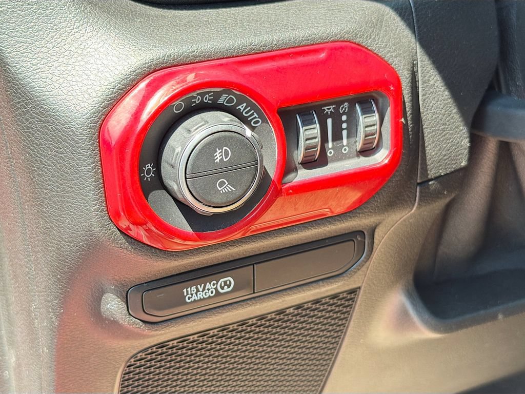 Used 2020 Jeep Gladiator Overland AWD/4WD image 10