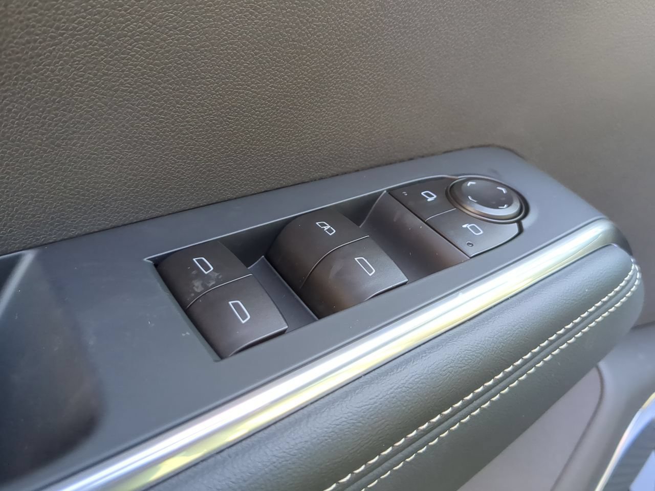 New 2026 GMC Acadia Elevation w/ Elevation Premium Package FWD image 23