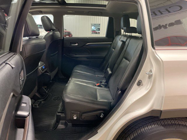 Used 2019 Toyota Highlander Limited Platinum AWD/4WD image 26