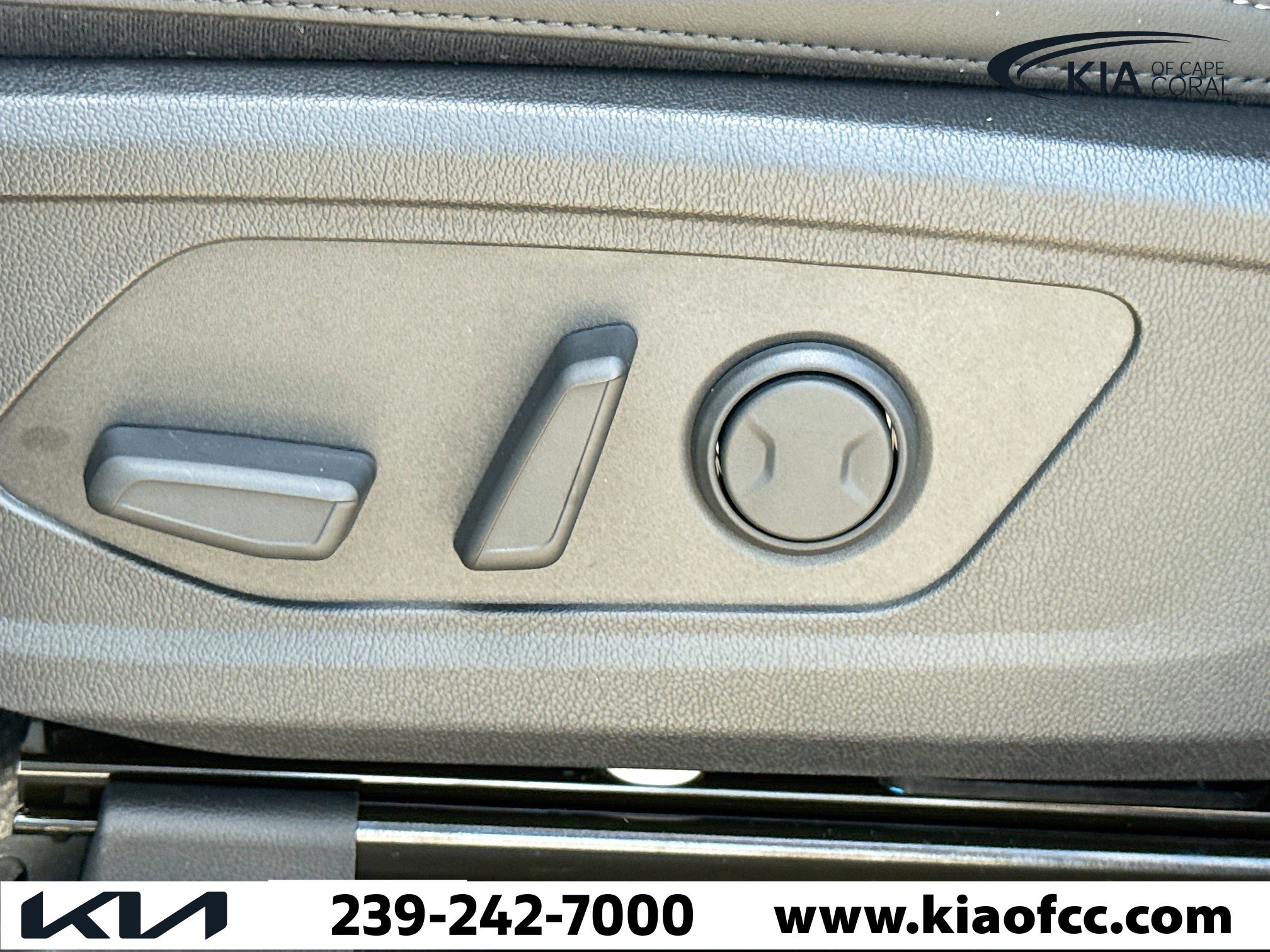 New 2026 Kia Sorento S w/ S Panoramic Sunroof Package image 24