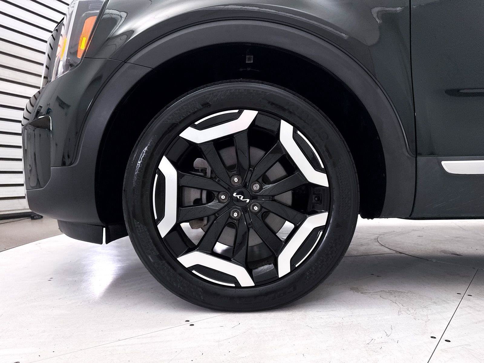 Certified 2024 Kia Telluride S w/ S Sunroof Package FWD image 17