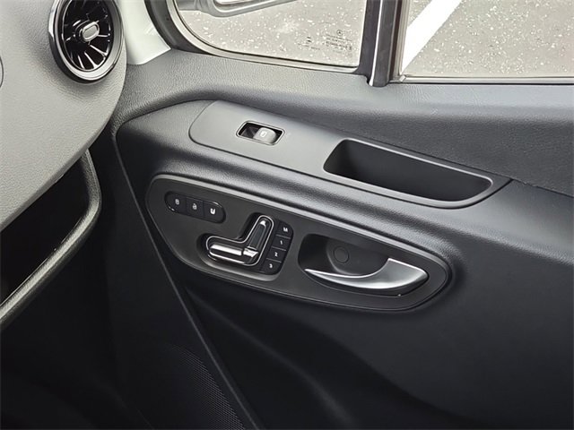 New 2024 Mercedes-Benz eSprinter 170 Cargo image 20