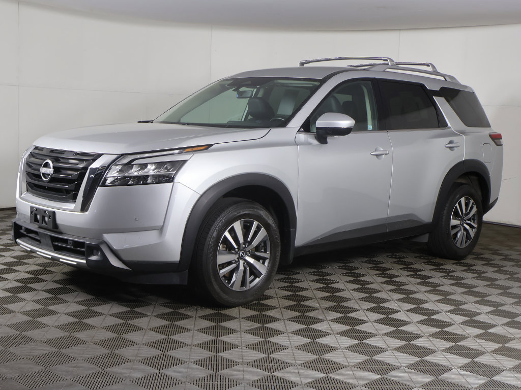 Used 2023 Nissan Pathfinder SL AWD/4WD image 10