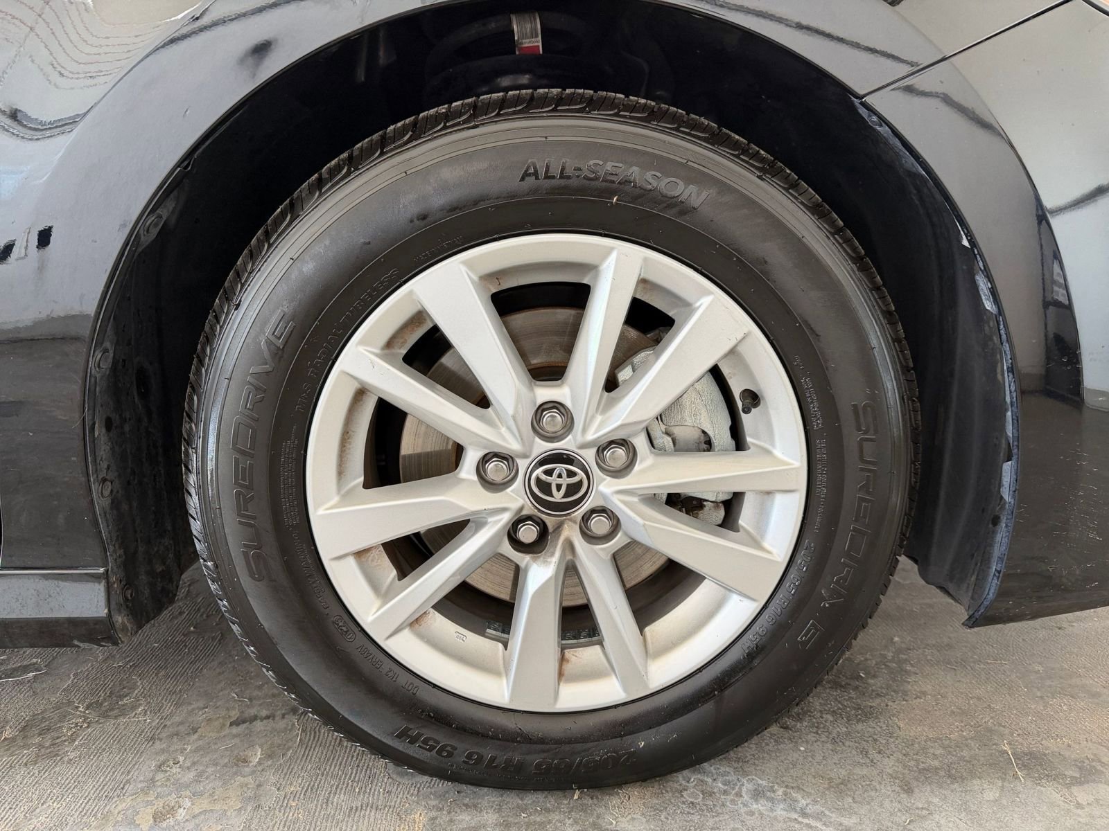 Used 2025 Toyota Camry LE image 29