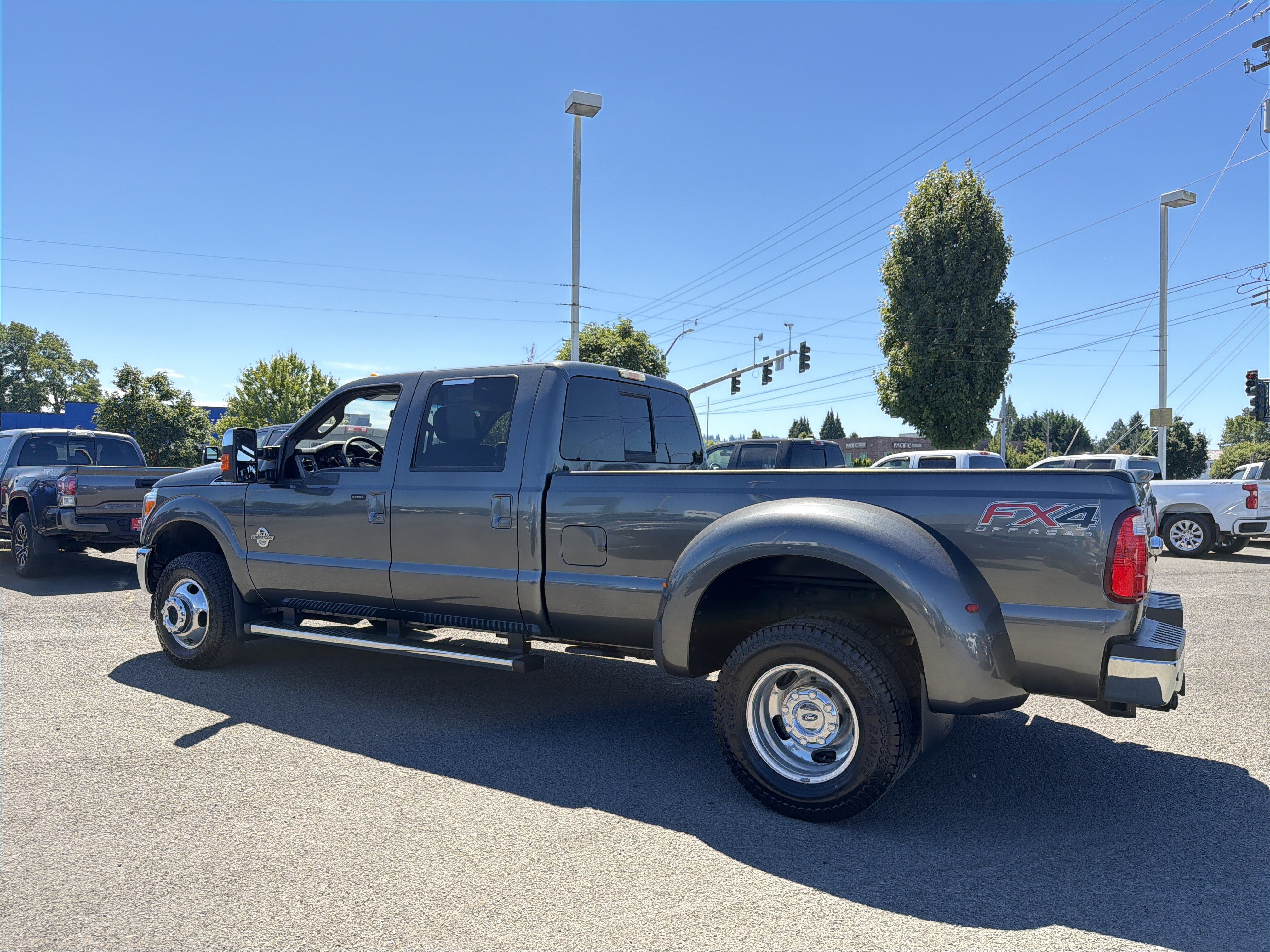 Used 2016 Ford F350 Lariat w/ Lariat Ultimate Package AWD/4WD image 3