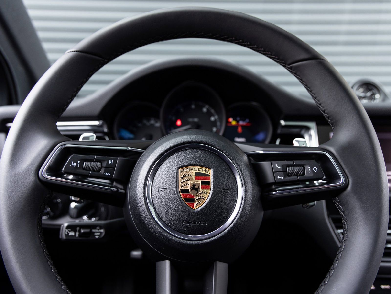 Certified 2026 Porsche Macan image 14