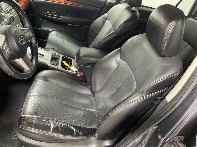 Used 2010 Subaru Outback 2.5i Limited AWD/4WD image 12