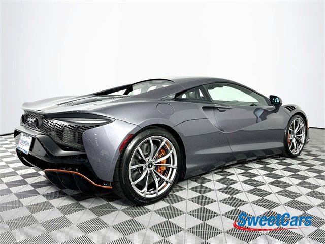 Used 2024 McLaren Artura image 7