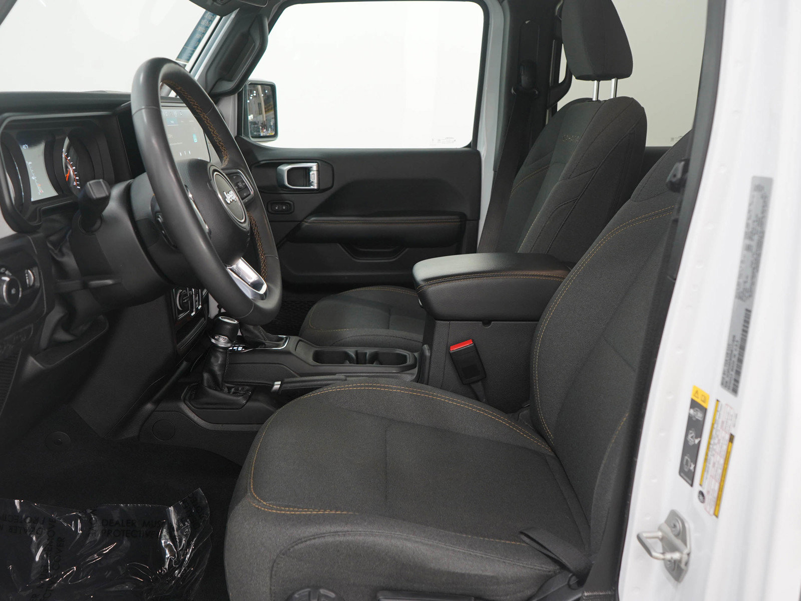 Used 2024 Jeep Wrangler Sahara image 23