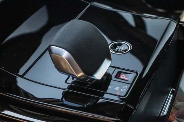 New 2025 Land Rover Range Rover Sport SE image 19