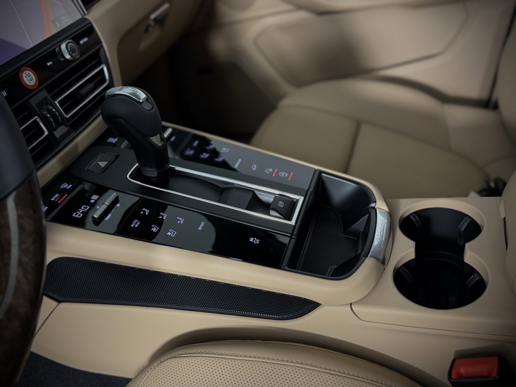 New 2025 Porsche Macan image 24