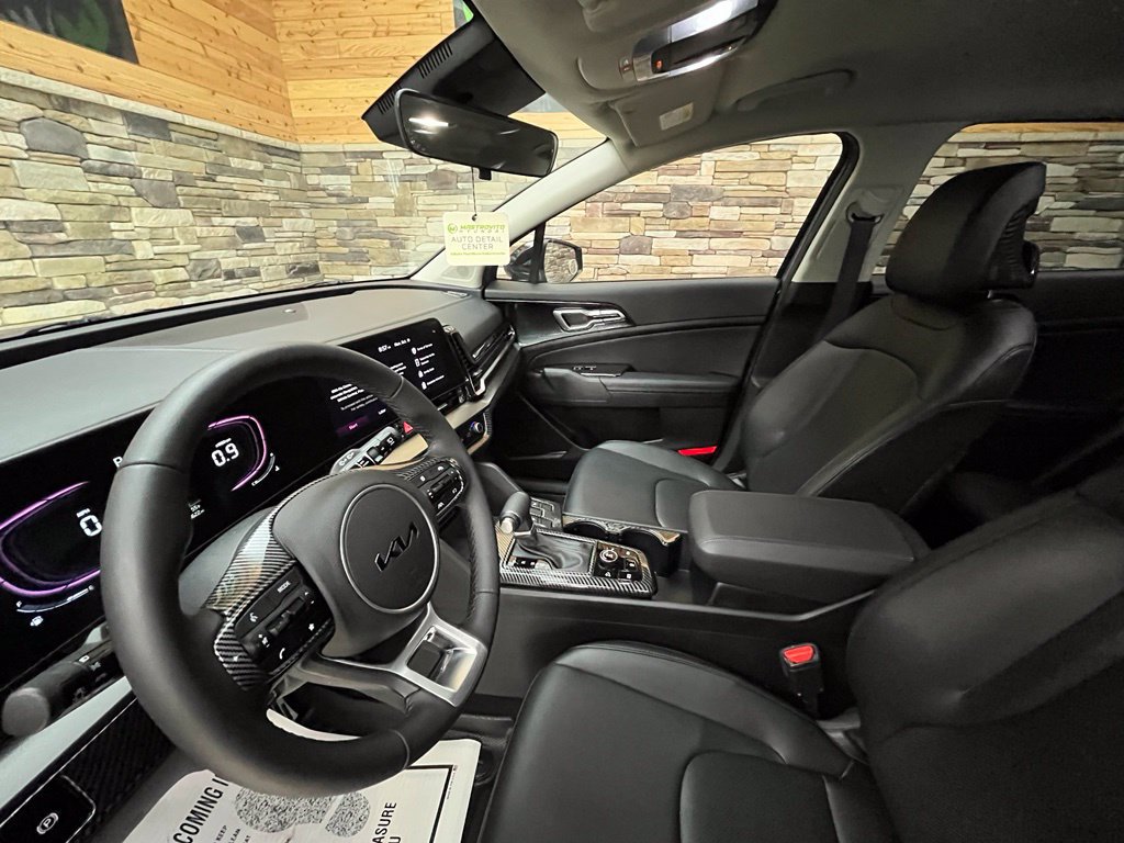 Used 2025 Kia Sportage EX AWD/4WD image 19