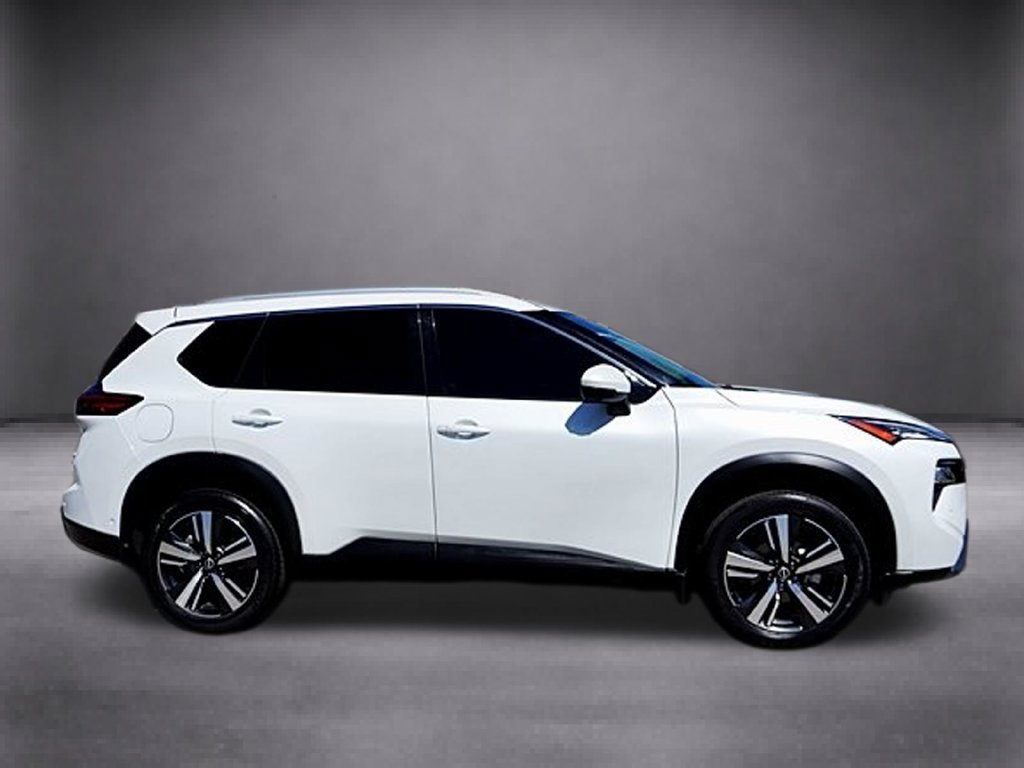 Used 2024 Nissan Rogue SL w/ SL Premium Package FWD image 3