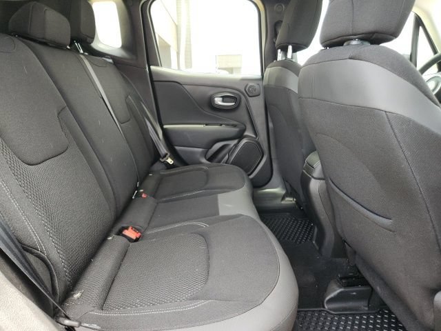 Used 2023 Jeep Renegade Altitude w/ Sun/Sound Group AWD/4WD image 19