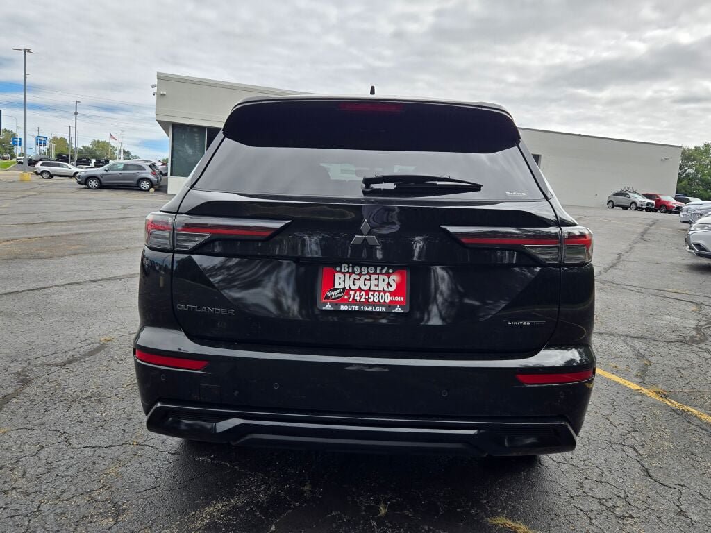 New 2026 Mitsubishi Outlander LE AWD/4WD image 11