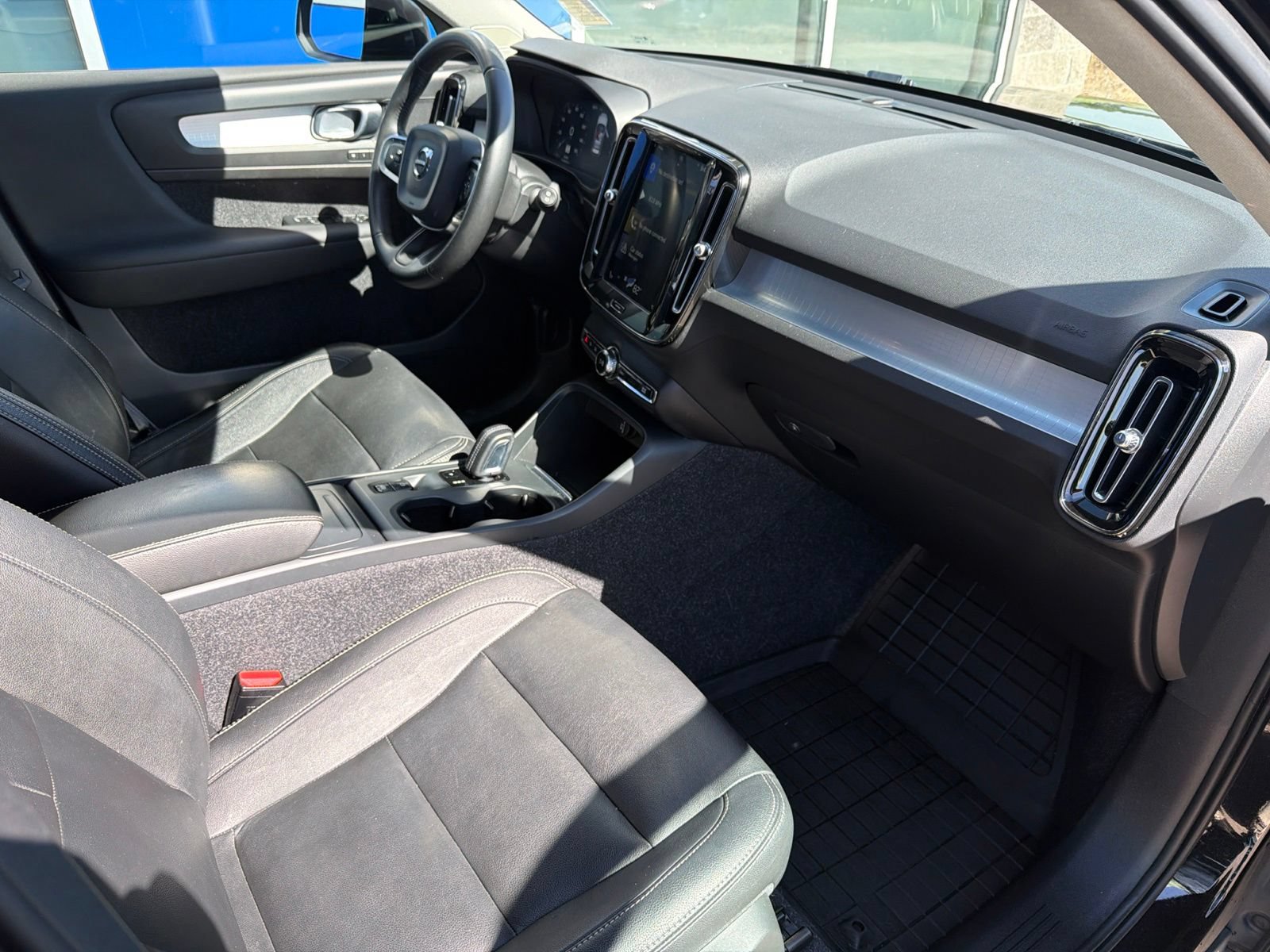 Used 2020 Volvo XC40 T5 Momentum w/ Protection Package Premier AWD/4WD image 27