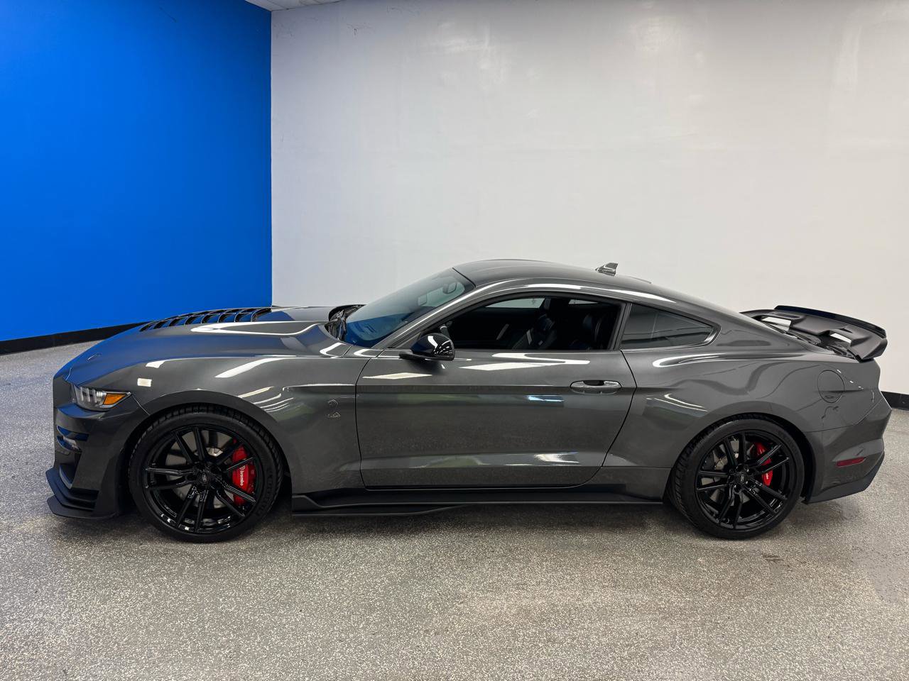 Used 2020 Ford Mustang Shelby GT500 w/ Technology Package RWD image 6