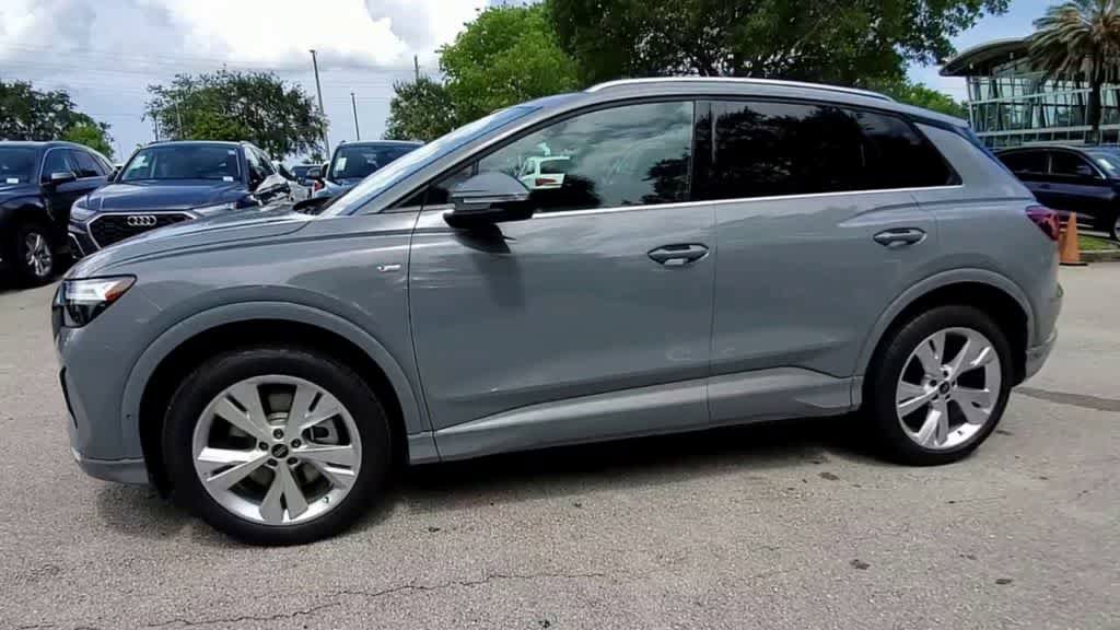 Used 2023 Audi Q4 e-tron Premium Plus w/ Premium Plus AWD/4WD image 6