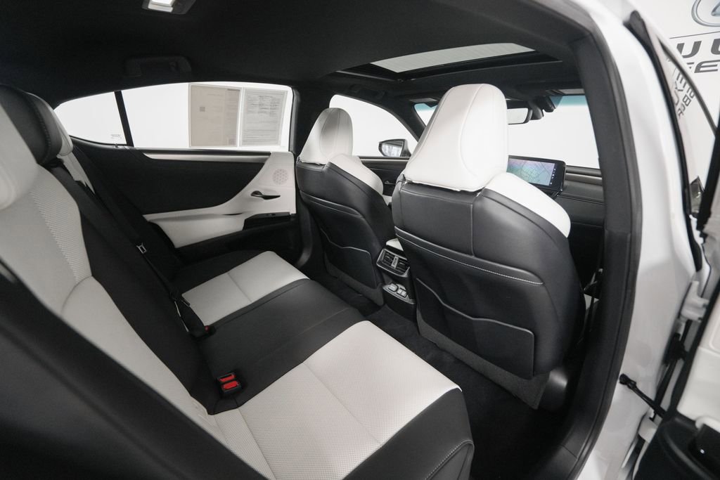 Certified 2022 Lexus ES 300h F Sport w/ Accessory Package image 18