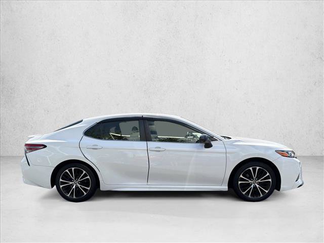 Used 2018 Toyota Camry SE FWD image 4