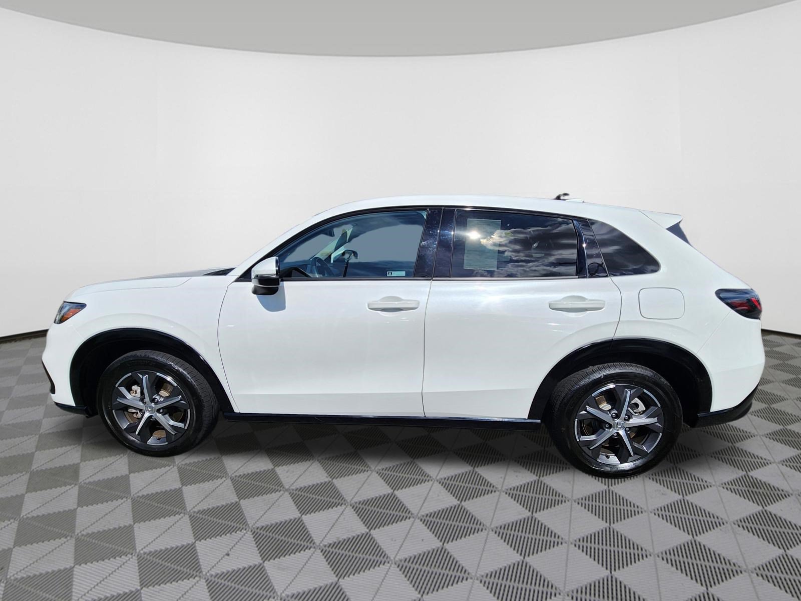 Certified 2024 Honda HR-V EX-L image 5