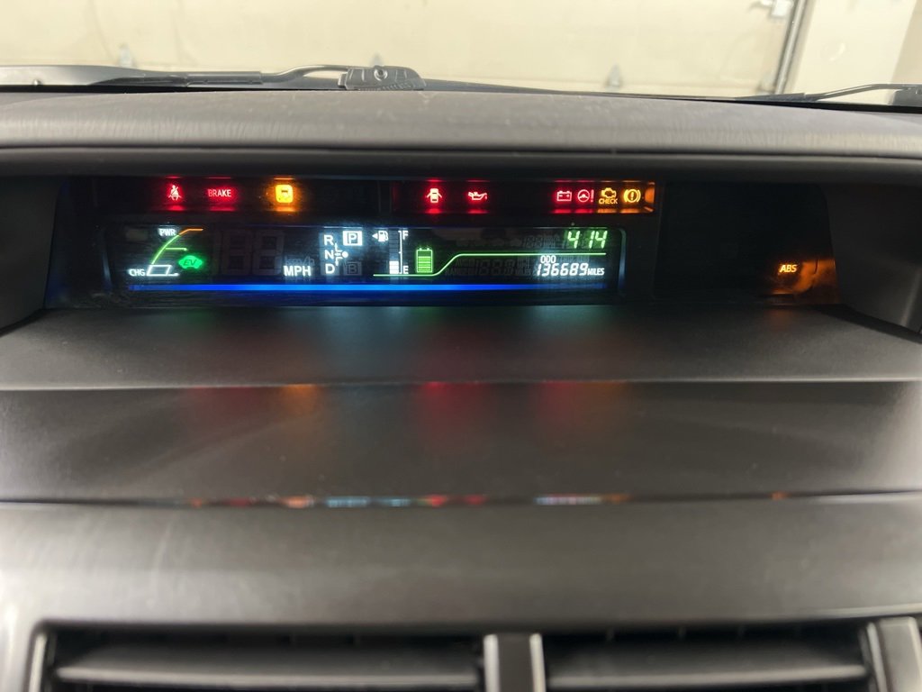 Used 2014 Toyota Prius V Three image 21