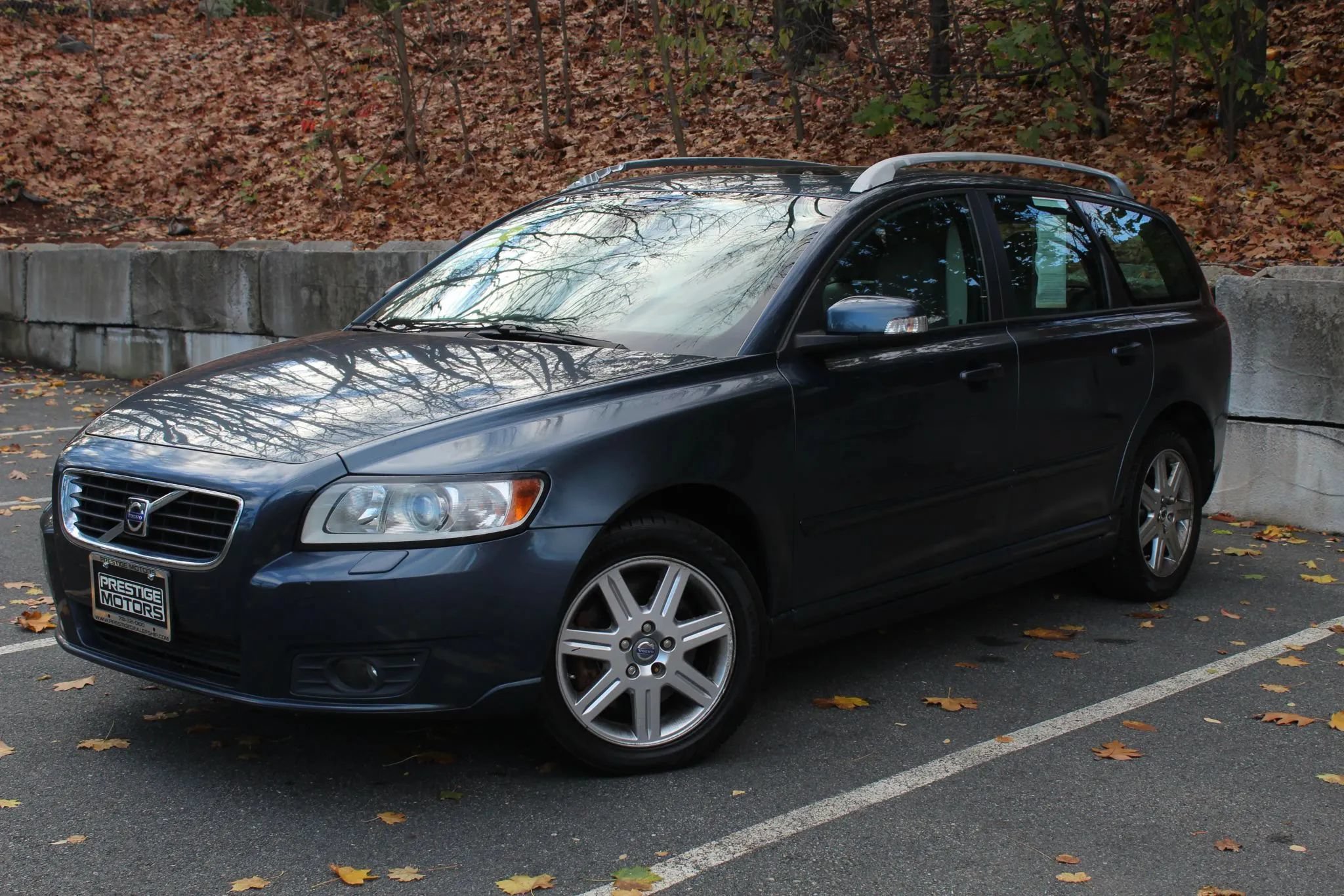 Used 2008 Volvo V50 T5 AWD/4WD image 2