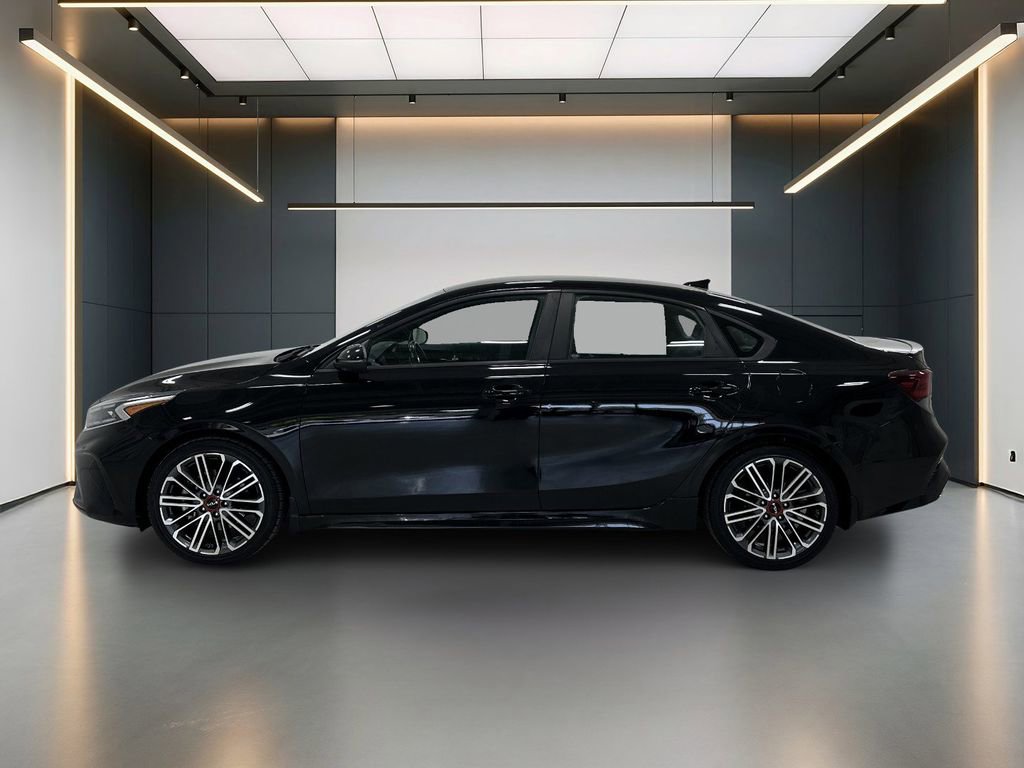 Used 2022 Kia Forte GT FWD image 2