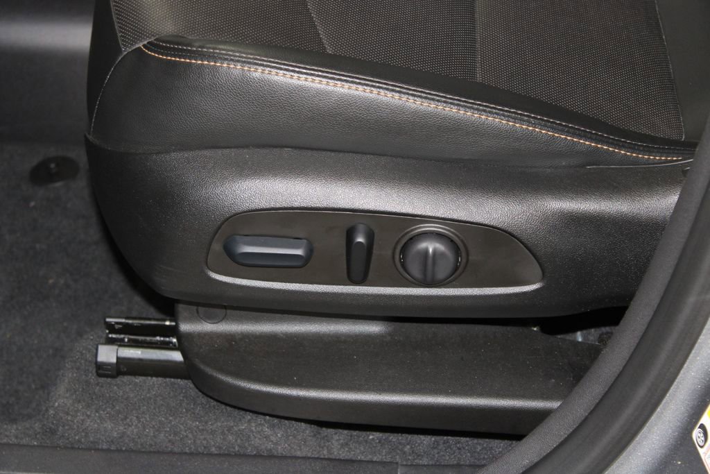 Used 2023 Chevrolet Equinox Premier FWD image 20