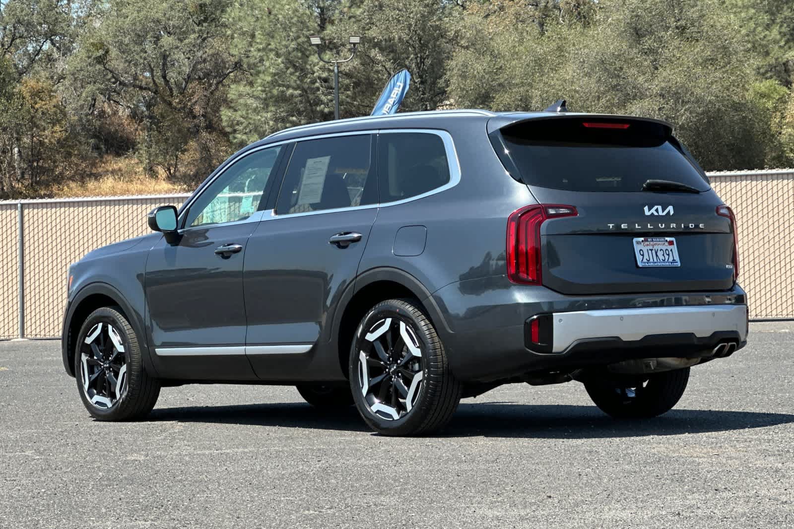 Used 2024 Kia Telluride S AWD/4WD image 5