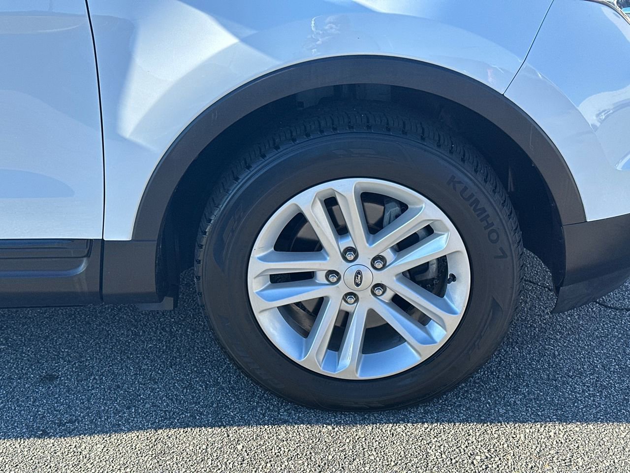 Used 2015 Ford Explorer FWD image 12