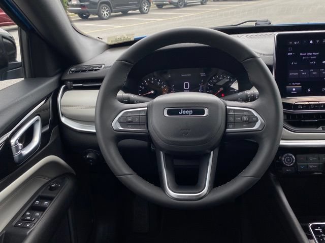 Used 2025 Jeep Compass Limited AWD/4WD image 29
