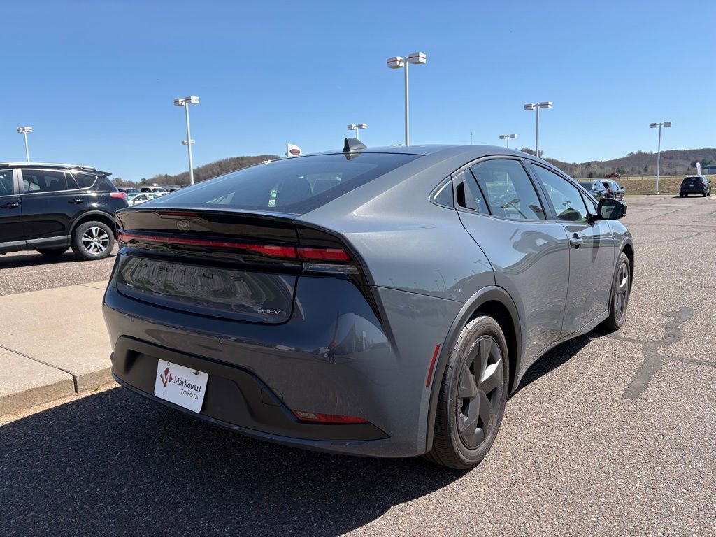 Used 2024 Toyota Prius LE FWD image 7