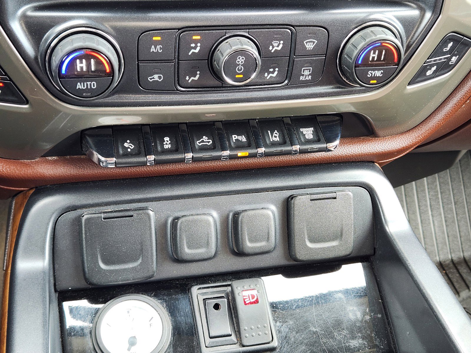 Used 2016 Chevrolet Silverado 2500 High Country w/ Duramax Plus Package image 14