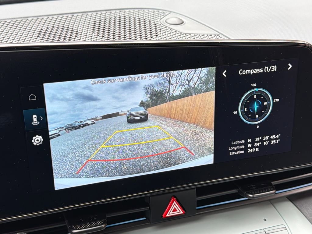 Used 2025 Hyundai Elantra Limited w/ Cargo Package image 9