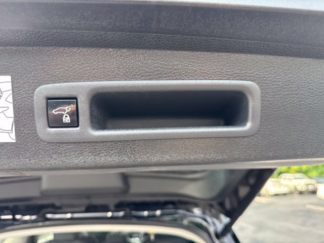 Used 2023 Toyota Sienna XLE FWD image 19
