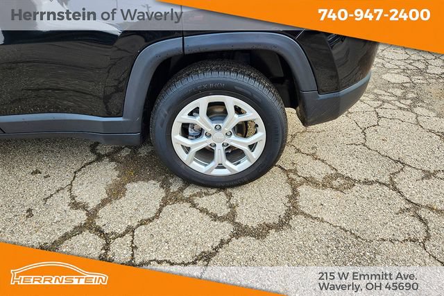 Used 2024 Jeep Compass Latitude AWD/4WD image 17