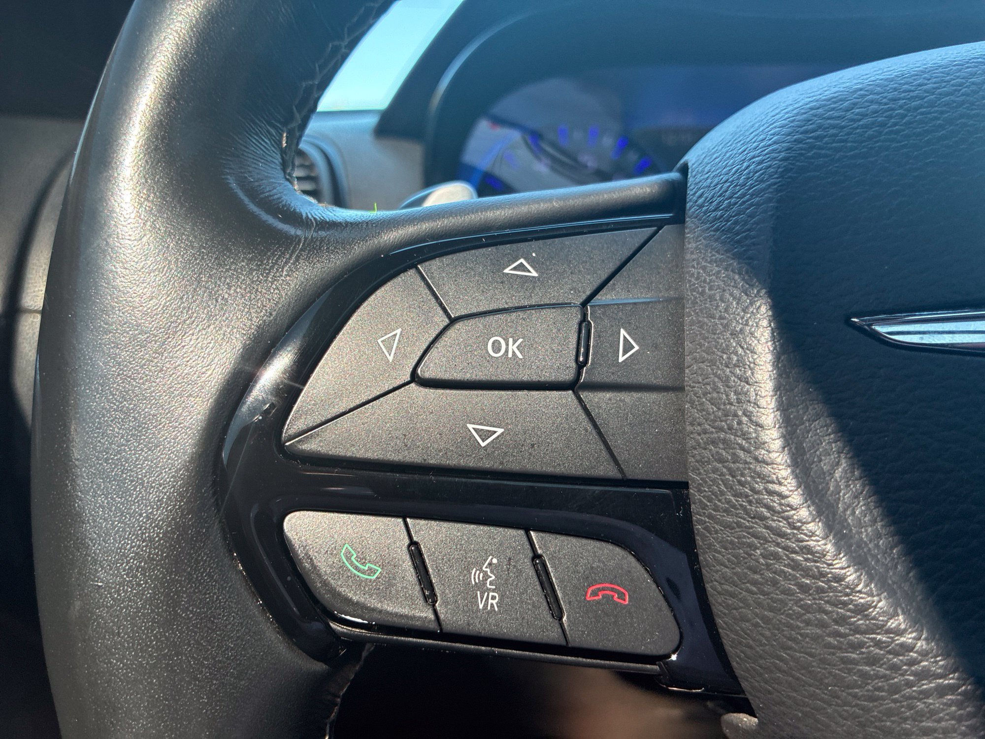 Used 2015 Chrysler 300 S RWD image 12