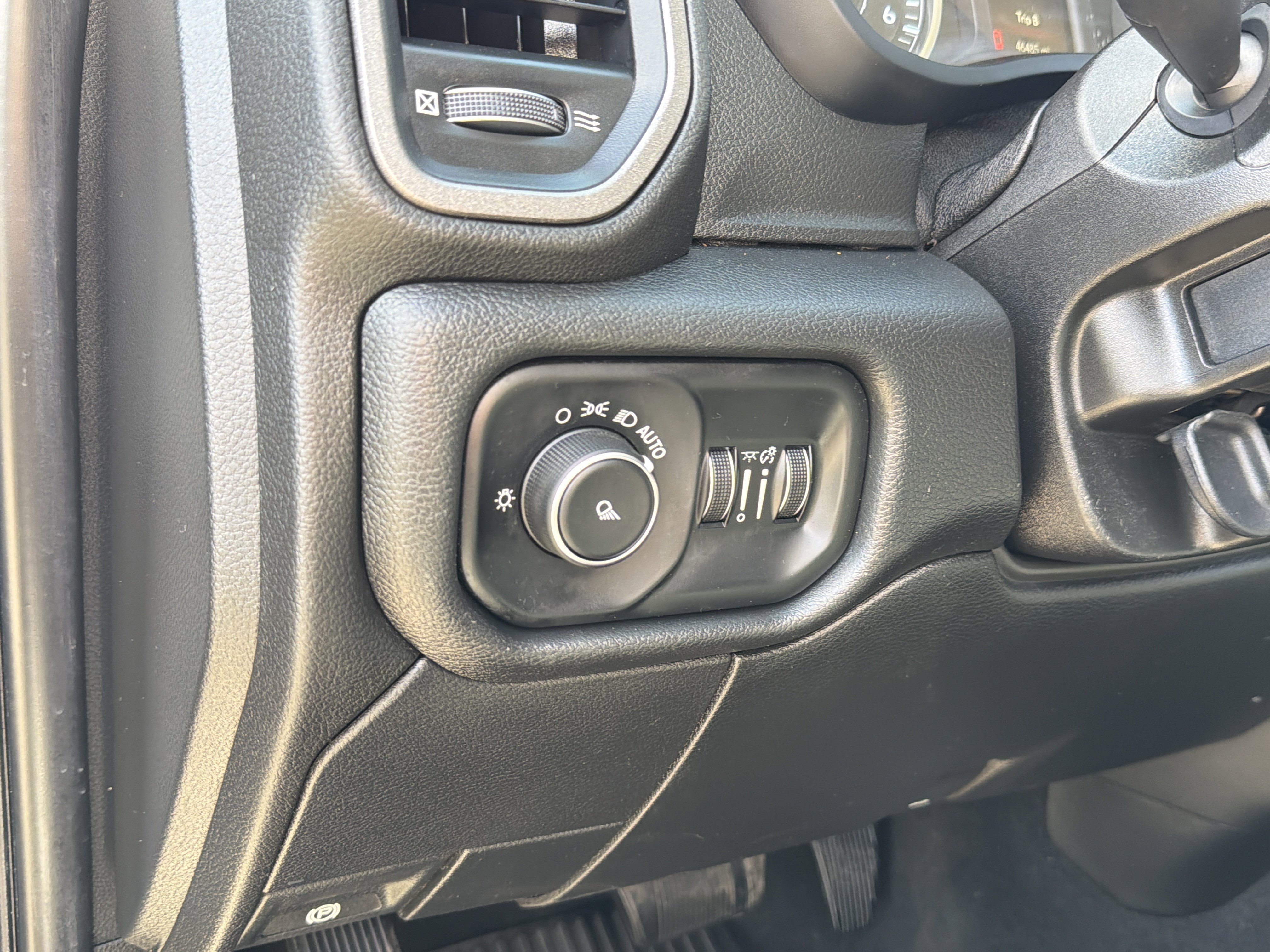 Used 2019 RAM 2500 Tradesman AWD/4WD image 15