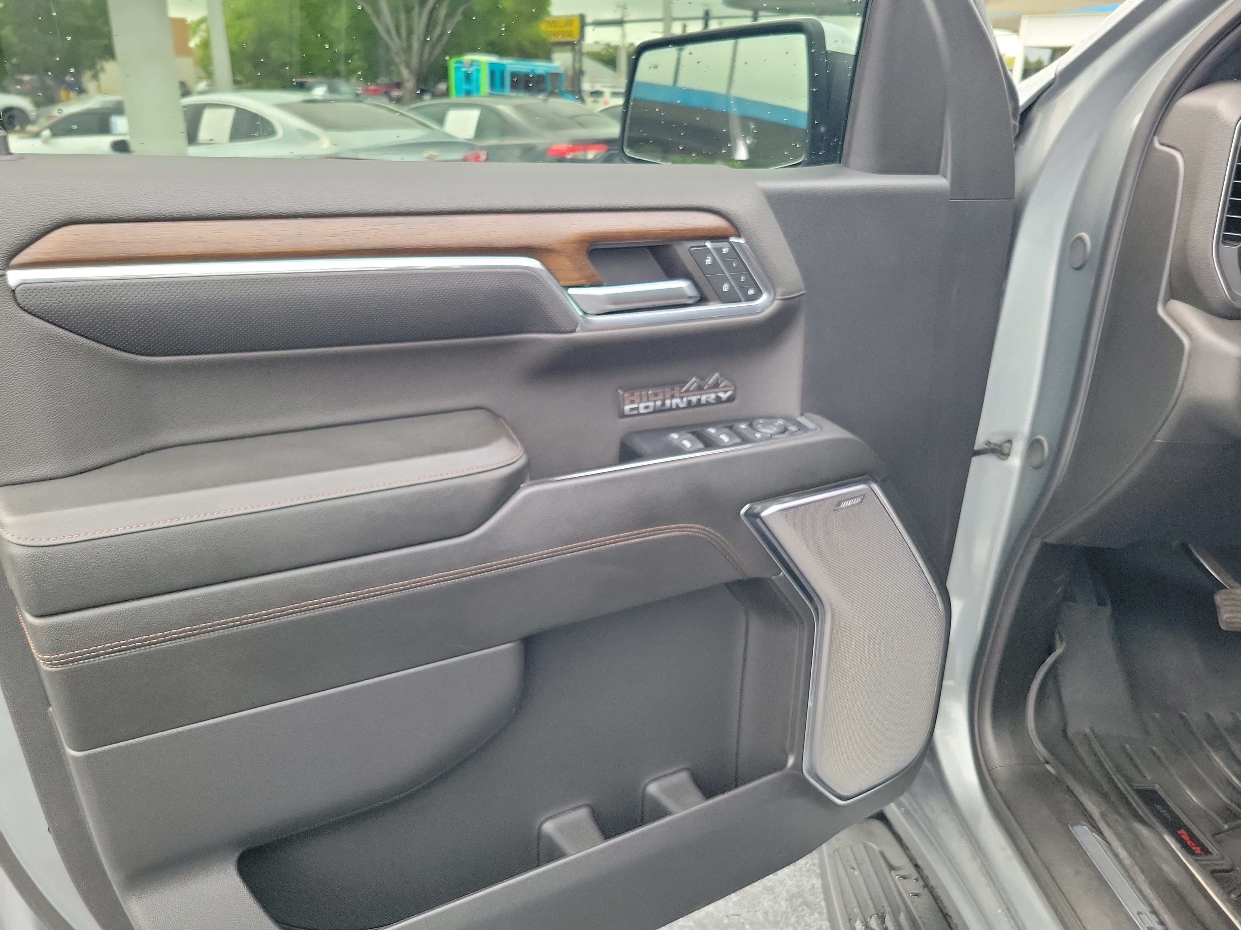 Used 2024 Chevrolet Silverado 1500 High Country w/ Technology Package AWD/4WD image 16
