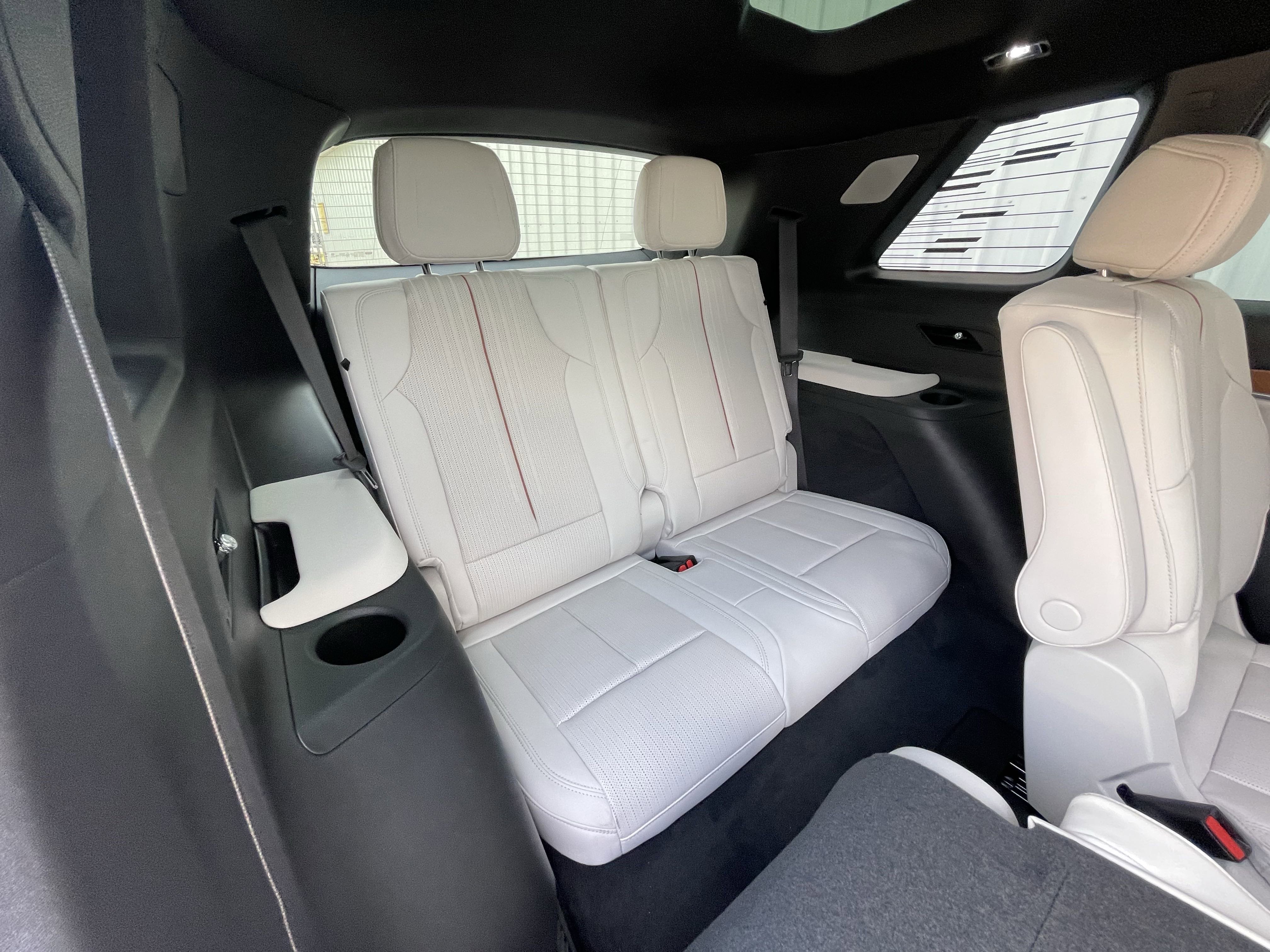 New 2026 Cadillac Vistiq Sport image 16