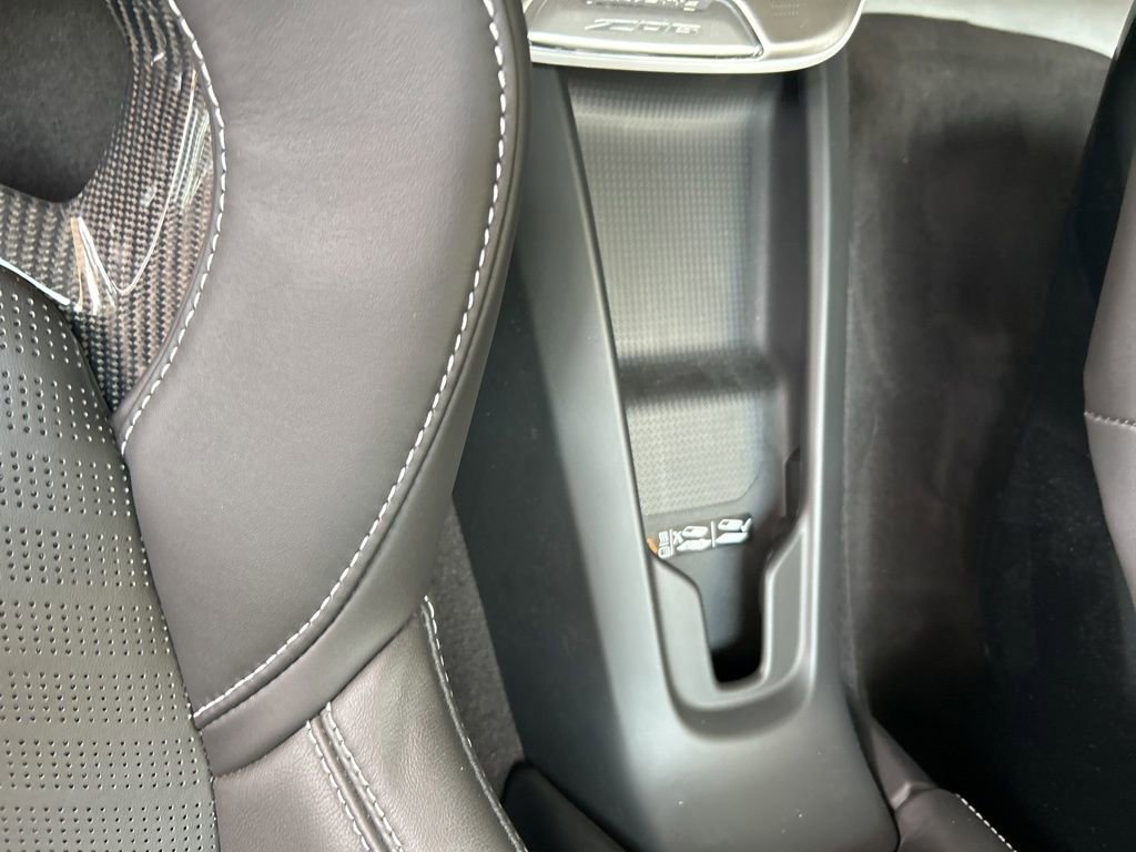 Used 2025 Chevrolet Corvette Z06 RWD image 35