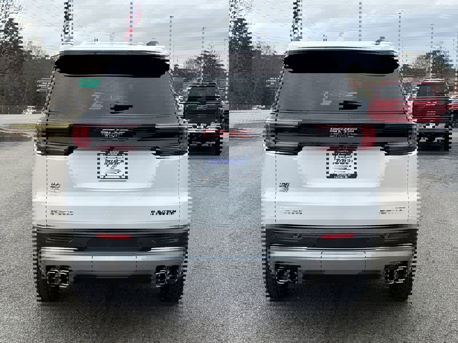 Used 2025 GMC Acadia Elevation image 9