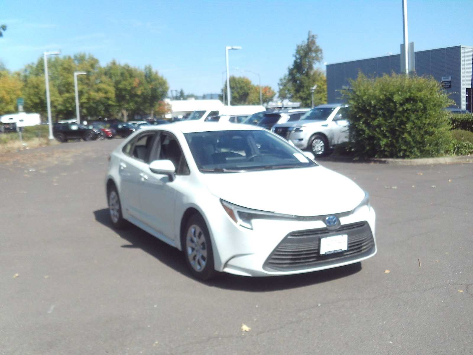 Used 2024 Toyota Corolla LE AWD/4WD image 7