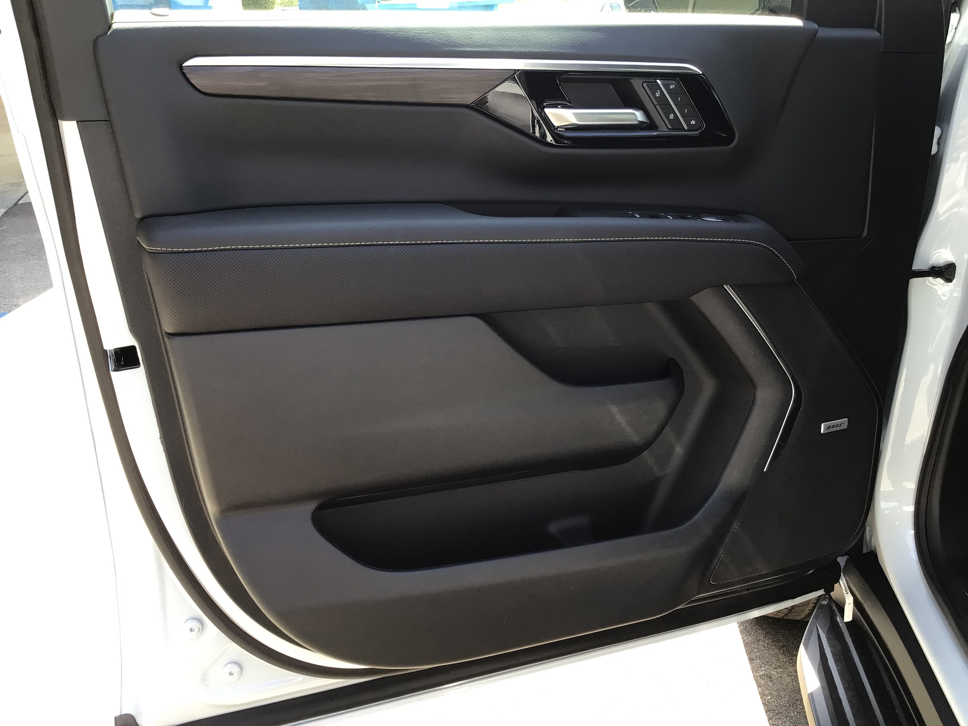 New 2026 Chevrolet Suburban Premier AWD/4WD image 21
