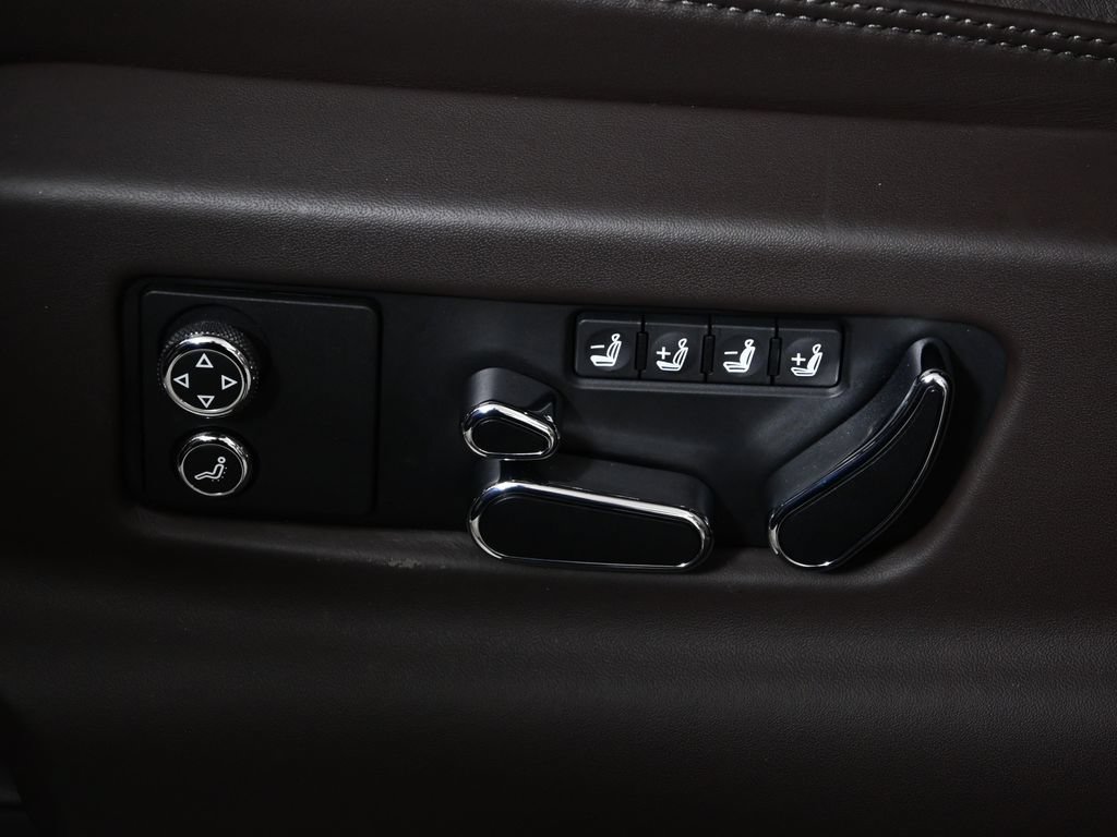 Used 2022 Bentley Bentayga AWD/4WD image 30